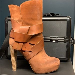 Jessica Simpson boots